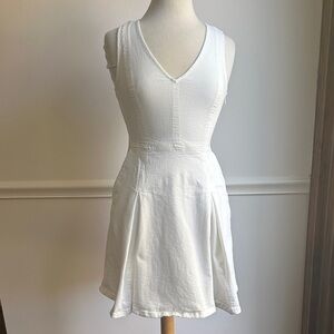 Banana republic white denim fit flare minidress inverted pleats pockets 6P EUC